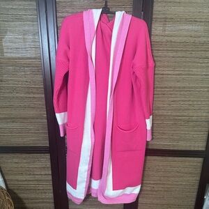 NWOT Super comfy Pink and White color block Women's Sweater with hood